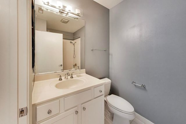 550 W Fulton Street 202, Chicago, IL 60661