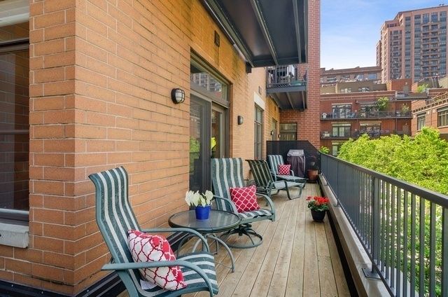 550 W Fulton Street 202, Chicago, IL 60661