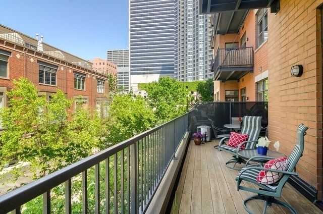 550 W Fulton Street 202, Chicago, IL 60661