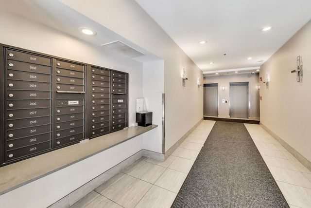 550 W Fulton Street 202, Chicago, IL 60661