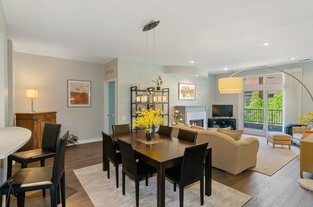 550 W Fulton Street 202, Chicago, IL 60661
