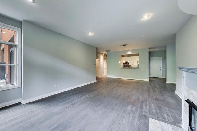 550 W Fulton Street 202, Chicago, IL 60661