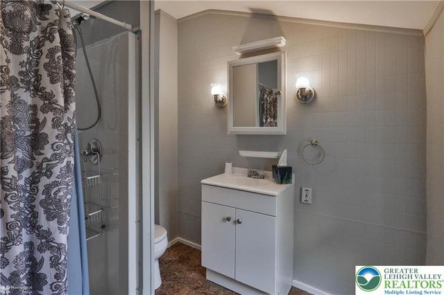 123 East Garrison Street, Bethlehem City, PA 18018