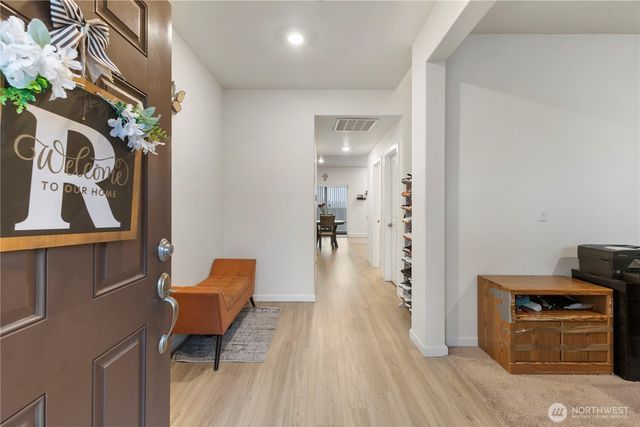 5819 114th Avenue Ct E, Puyallup, WA 98372