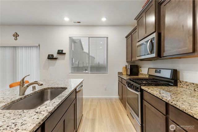 5819 114th Avenue Ct E, Puyallup, WA 98372