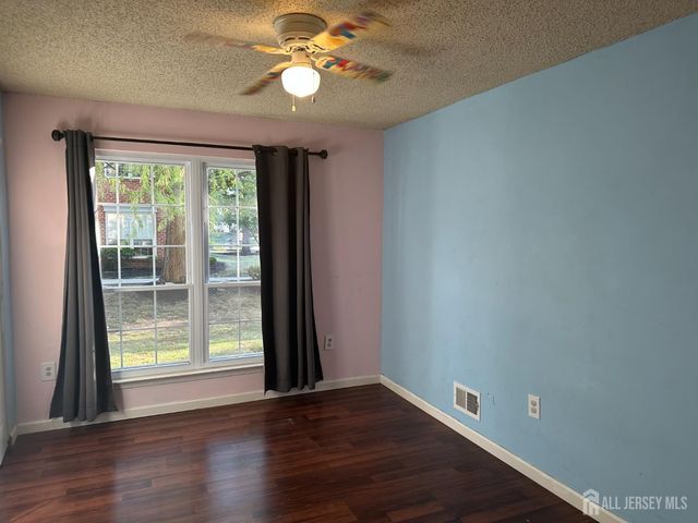 480 Witney Court, North Brunswick, NJ 08902