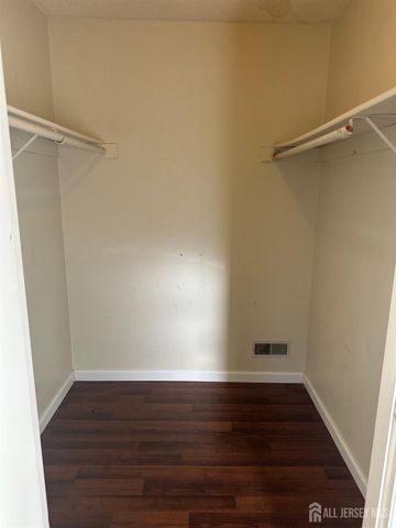 480 Witney Court, North Brunswick, NJ 08902