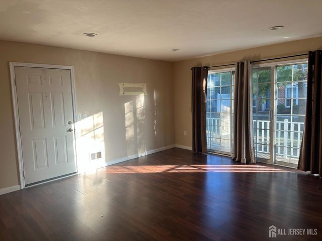 480 Witney Court, North Brunswick, NJ 08902