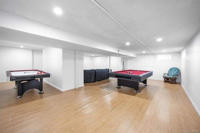 15 Alexander Drive, Syosset, NY 11791