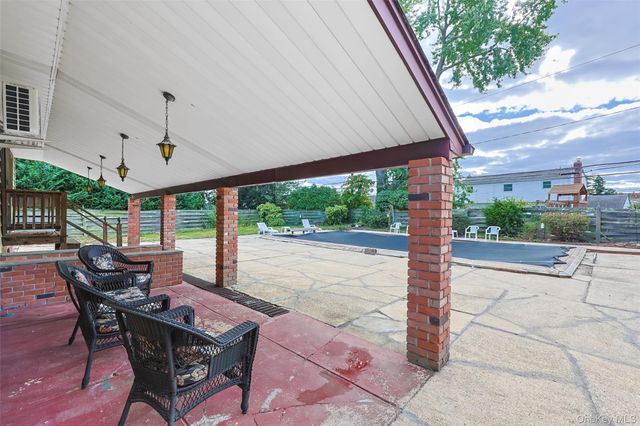 15 Alexander Drive, Syosset, NY 11791