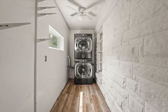 1207 Engle Avenue, Dallas, TX 75224