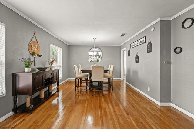 1207 Engle Avenue, Dallas, TX 75224