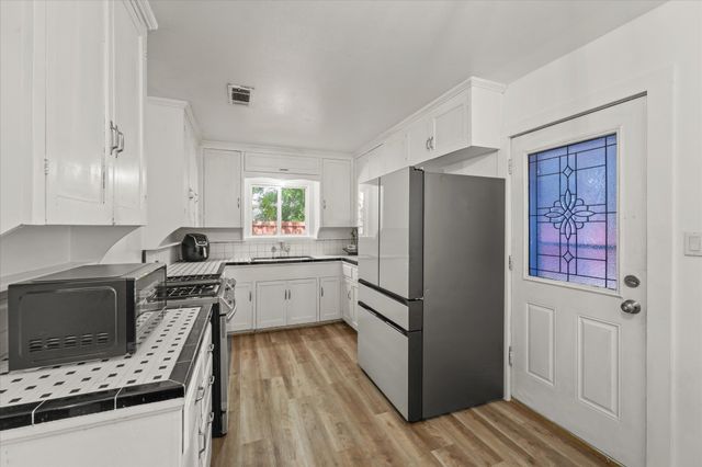 1207 Engle Avenue, Dallas, TX 75224