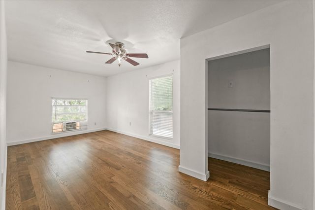 1207 Engle Avenue, Dallas, TX 75224