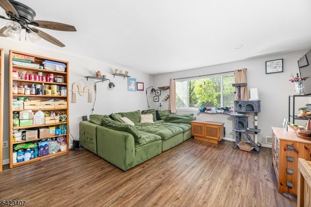 14 Falcon Ridge Way 4, Hamburg Boro, NJ 07419