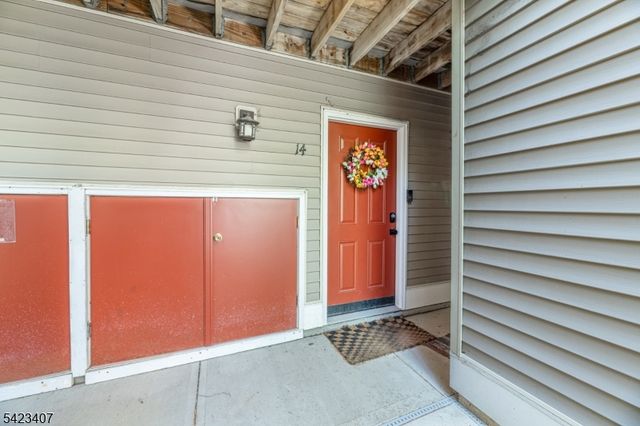 14 Falcon Ridge Way 4, Hamburg Boro, NJ 07419