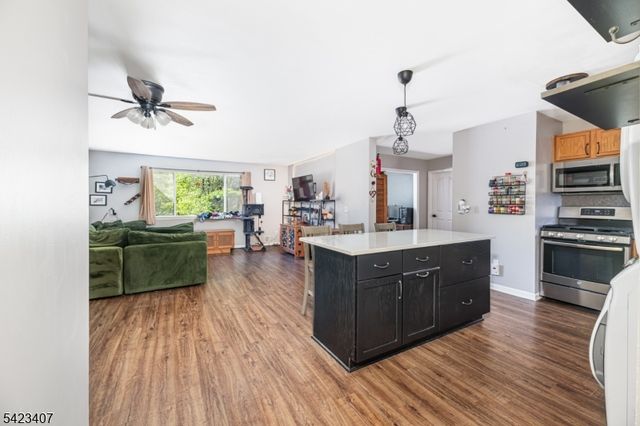 14 Falcon Ridge Way 4, Hamburg Boro, NJ 07419