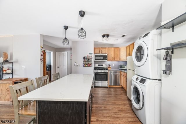 14 Falcon Ridge Way 4, Hamburg Boro, NJ 07419