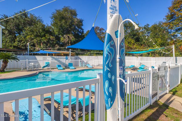 1101 Century Oaks Drive, B, Gulfport, MS 39507