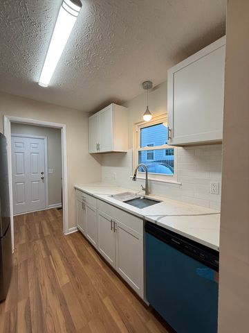 810 Summer Hill Ln, La Vergne, TN 37086