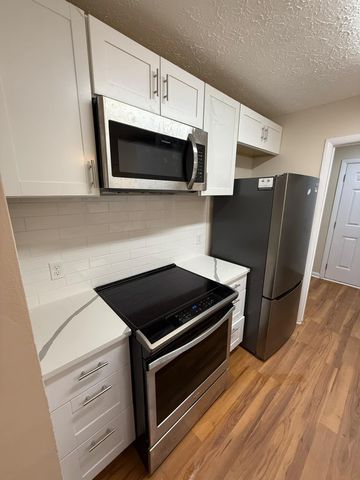 810 Summer Hill Ln, La Vergne, TN 37086