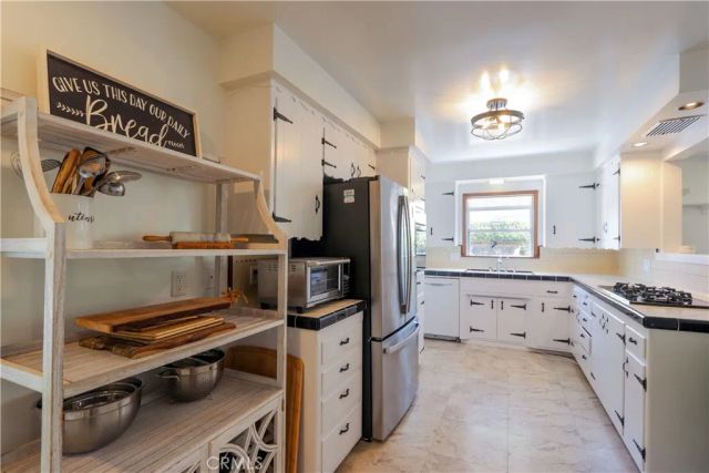 3806 Rosehedge, Fullerton, CA 92835