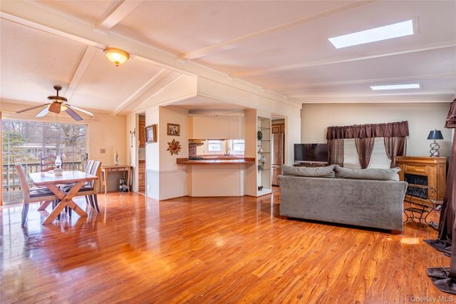 10 Apple Lane, New Paltz, NY 12561