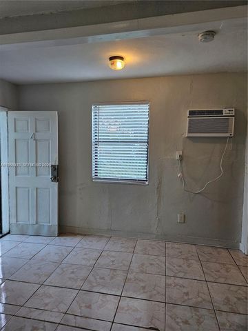 1437 NE 110th Terrace 4, Miami, FL 33161