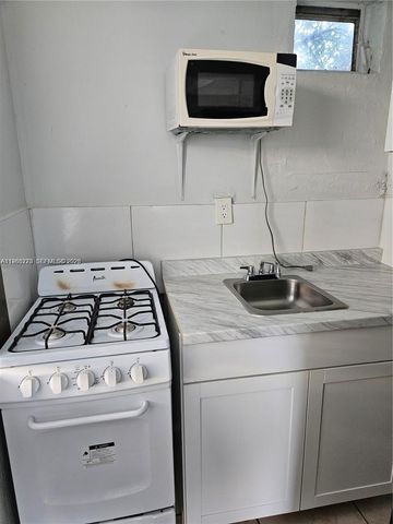1437 NE 110th Terrace 4, Miami, FL 33161