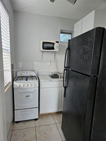 1437 NE 110th Terrace 4, Miami, FL 33161