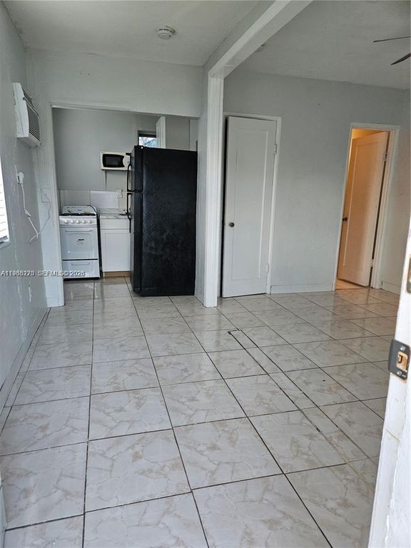 1437 NE 110th Terrace 4, Miami, FL 33161