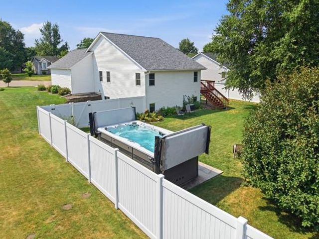 344 Saxonwood Road, Altoona, WI 54720