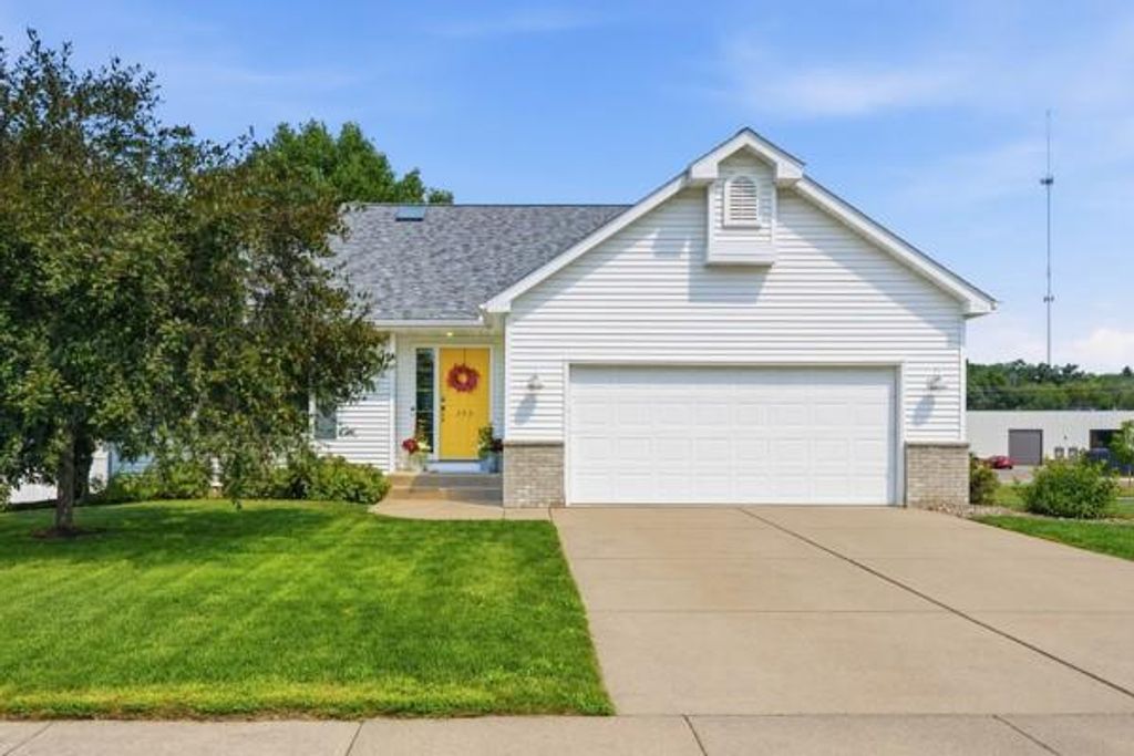 344 Saxonwood Road, Altoona, WI 54720