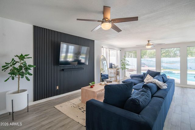 10615 N 63RD Drive, Glendale, AZ 85304