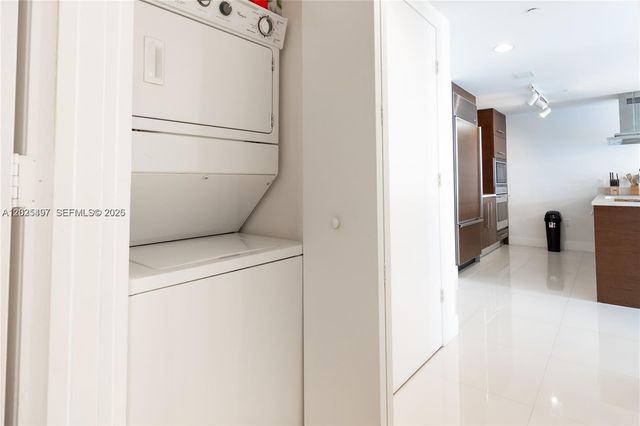 485 Brickell Ave 2006, Miami, FL 33131