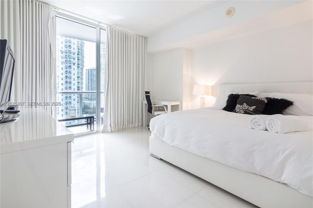 485 Brickell Ave 2006, Miami, FL 33131
