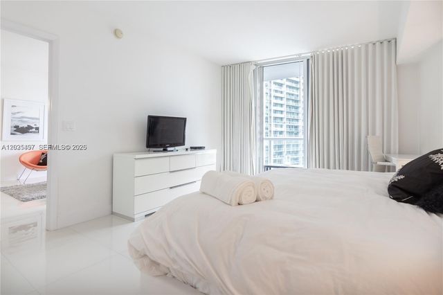 485 Brickell Ave 2006, Miami, FL 33131