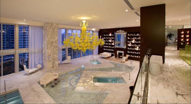 485 Brickell Ave 2006, Miami, FL 33131