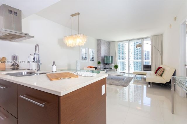 485 Brickell Ave 2006, Miami, FL 33131