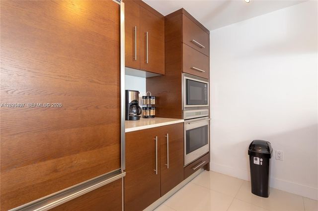 485 Brickell Ave 2006, Miami, FL 33131
