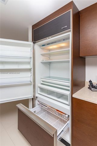 485 Brickell Ave 2006, Miami, FL 33131