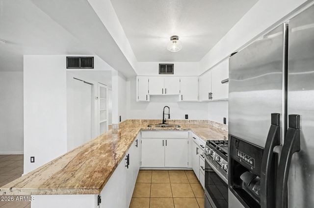 11130 W JERSEY Avenue, Youngtown, AZ 85363