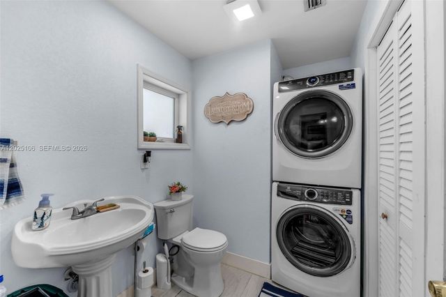 15042 SW 69th Street, Miami, FL 33193