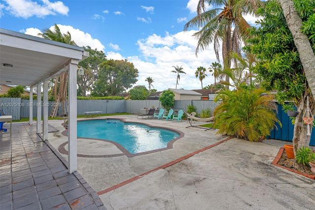 15042 SW 69th Street, Miami, FL 33193