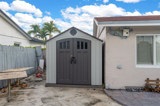 15042 SW 69th Street, Miami, FL 33193