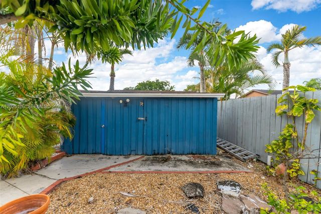 15042 SW 69th Street, Miami, FL 33193