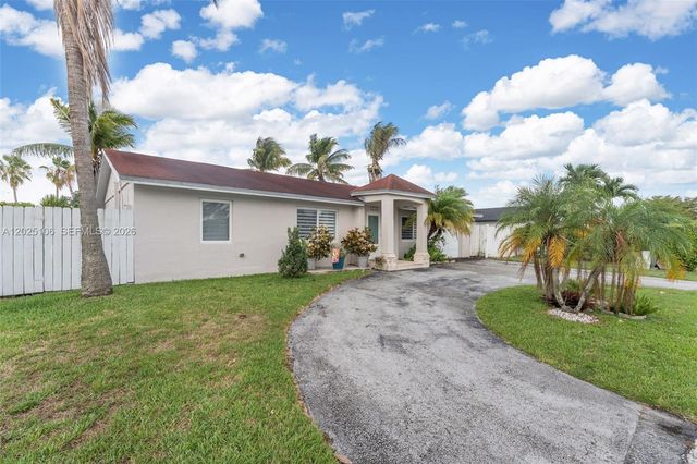 15042 SW 69th Street, Miami, FL 33193