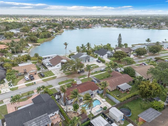 15042 SW 69th Street, Miami, FL 33193