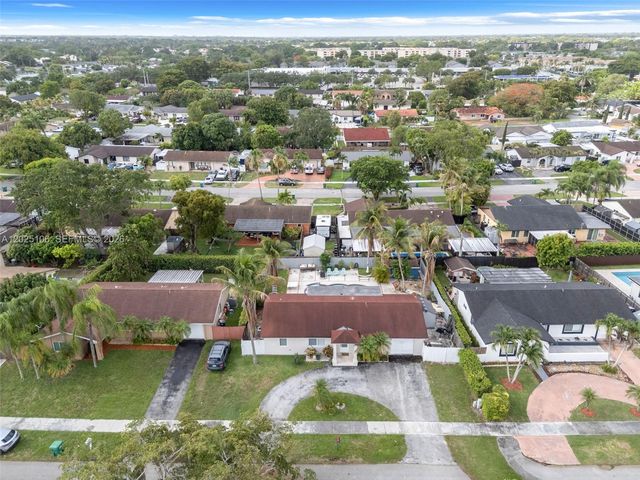 15042 SW 69th Street, Miami, FL 33193