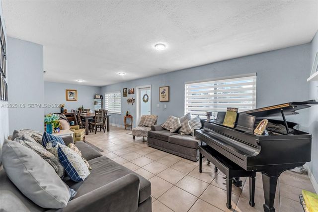 15042 SW 69th Street, Miami, FL 33193